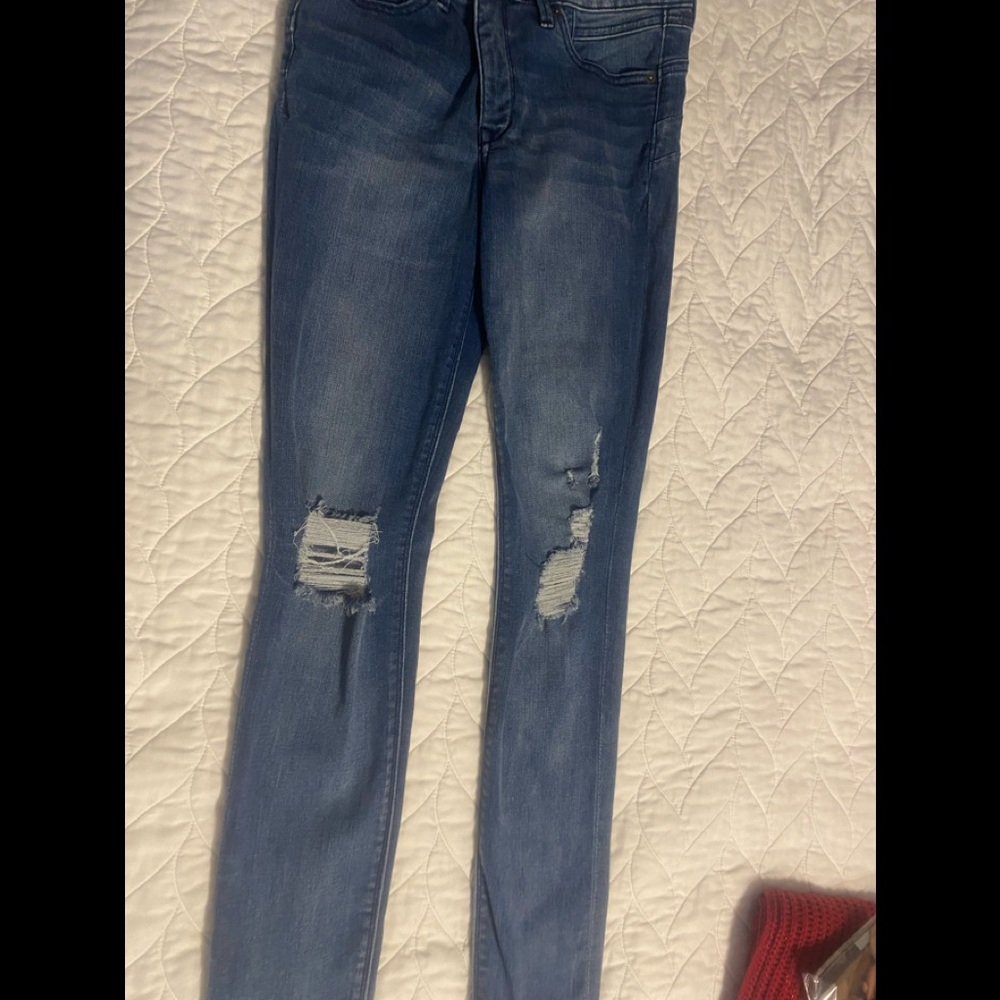 Express perfect lift distressed jeans